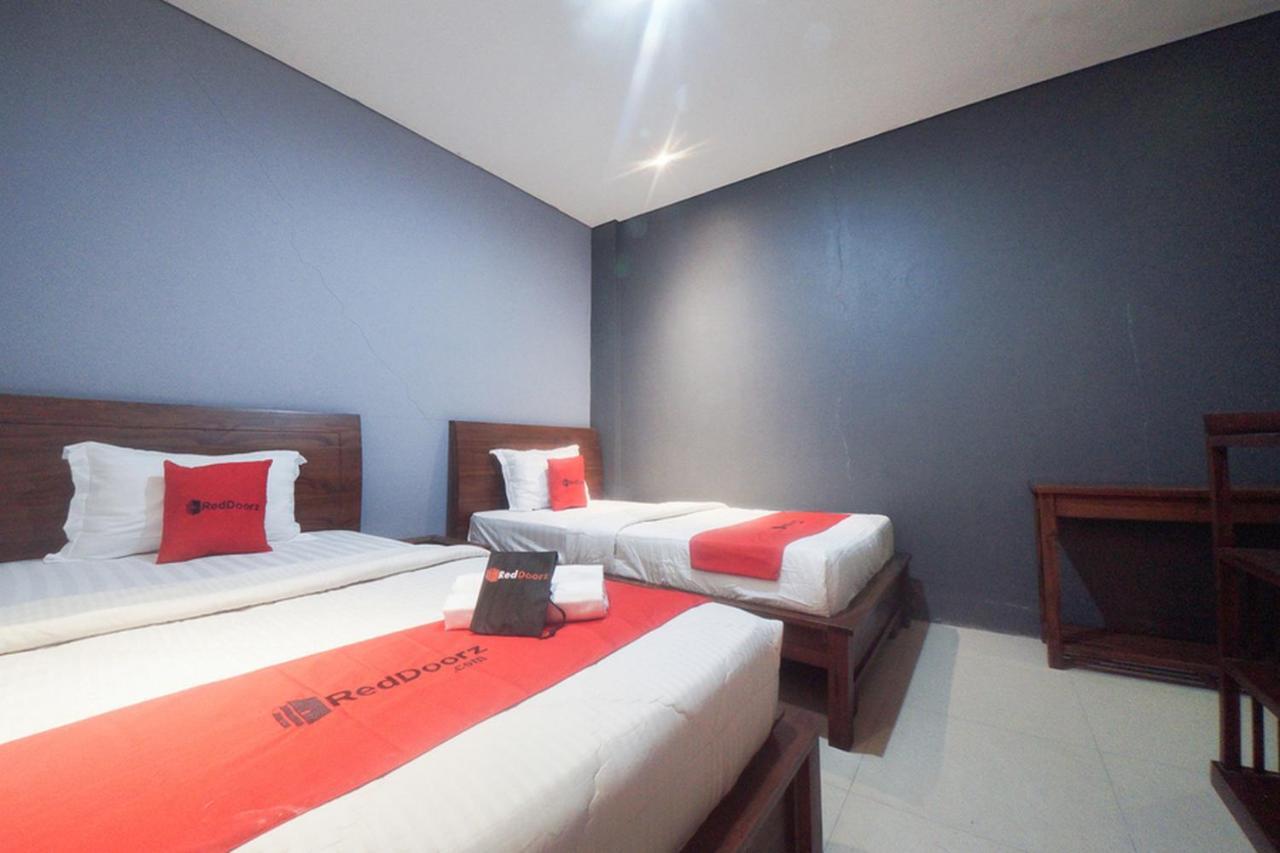 RedDoorz Syariah near Suzuya Mall Banda Aceh 2 Geutieue Bagian luar foto