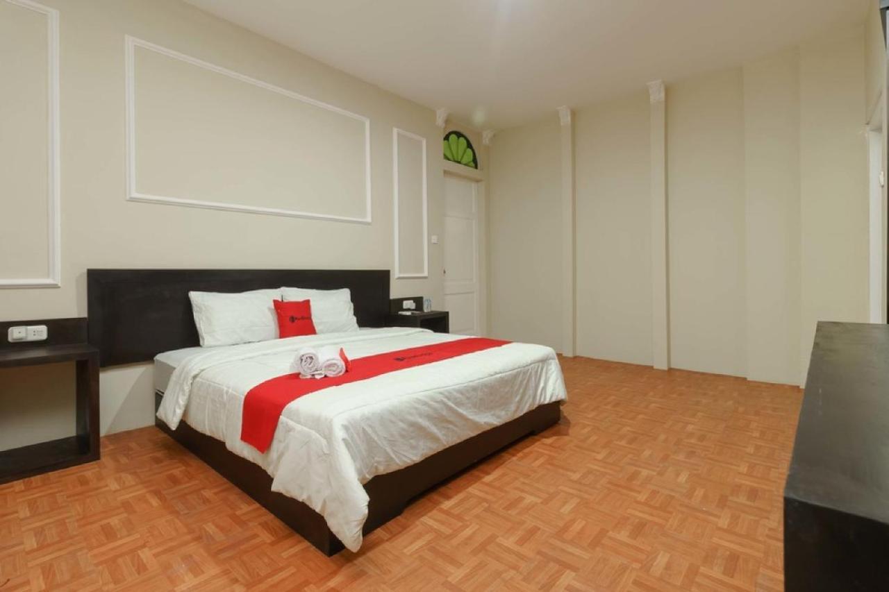 RedDoorz Syariah near Suzuya Mall Banda Aceh 2 Geutieue Bagian luar foto