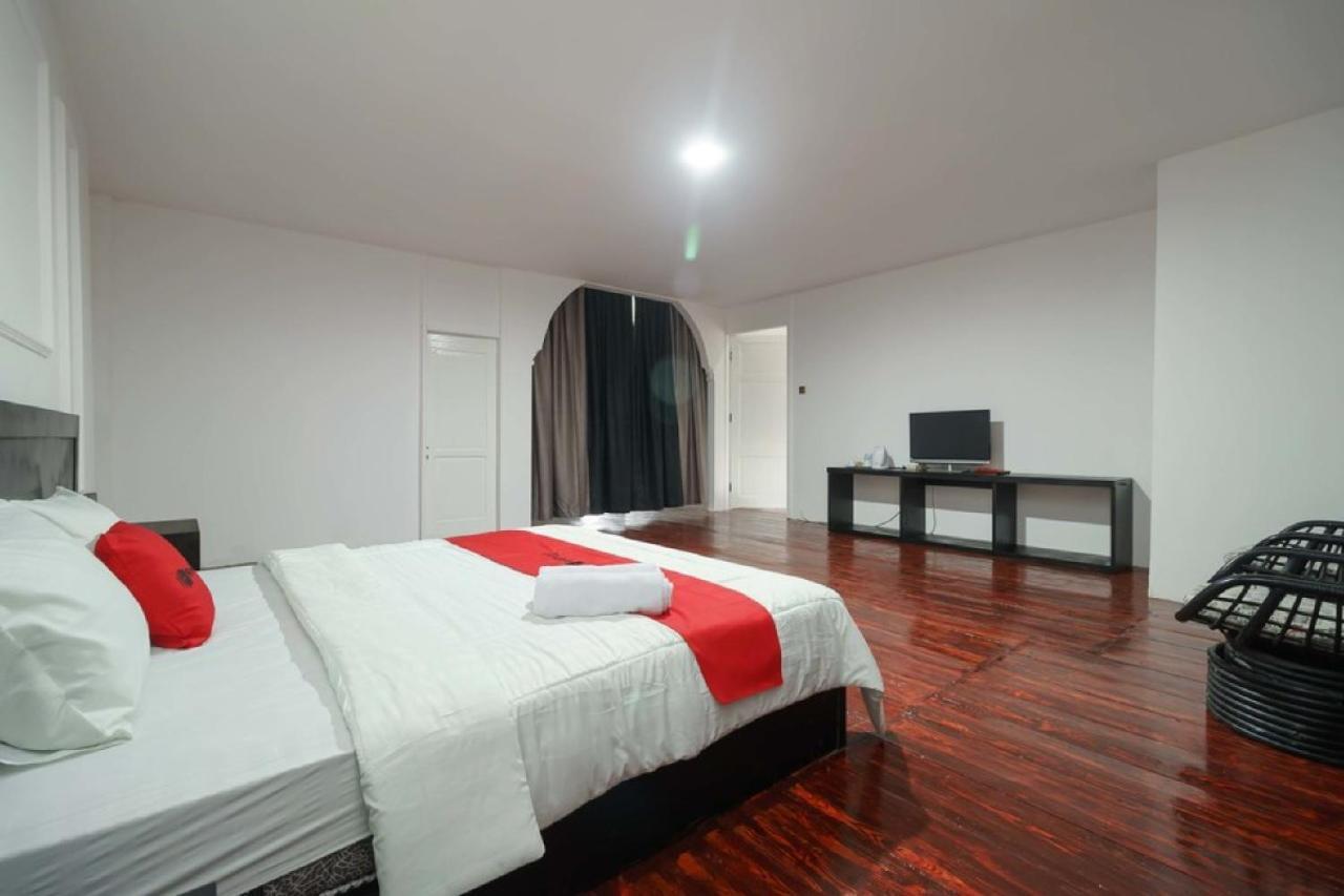 RedDoorz Syariah near Suzuya Mall Banda Aceh 2 Geutieue Bagian luar foto