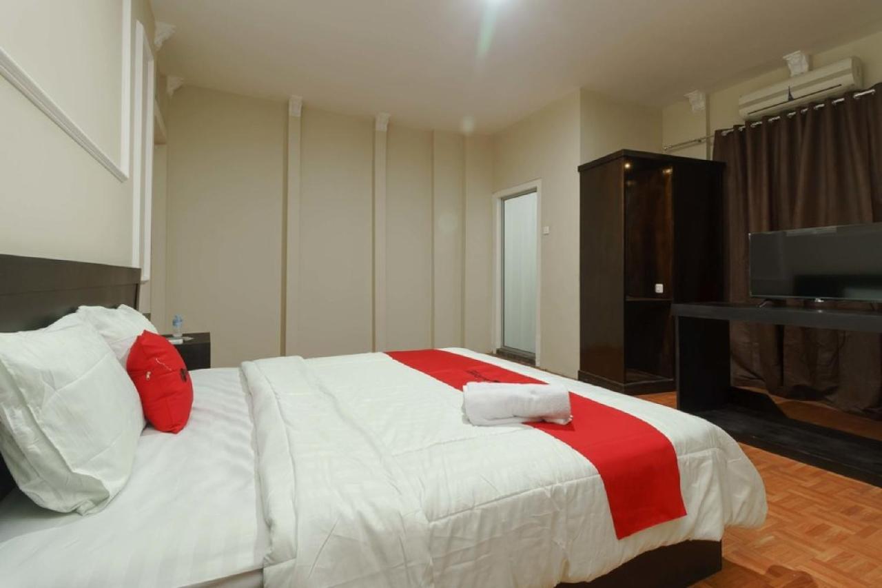RedDoorz Syariah near Suzuya Mall Banda Aceh 2 Geutieue Bagian luar foto