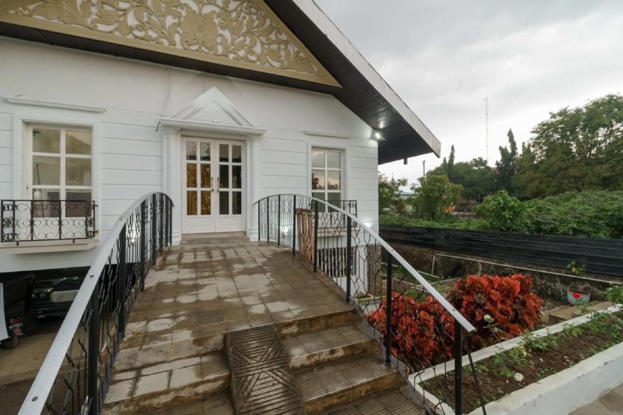 RedDoorz Syariah near Suzuya Mall Banda Aceh 2 Geutieue Bagian luar foto